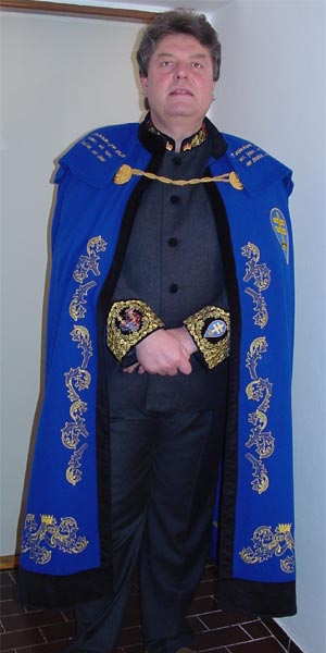 Řádový plášť